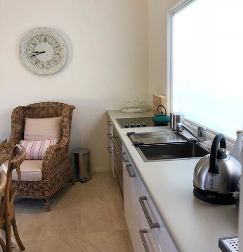 NEW: Tranquil Retreat -The Barn House Ingleside, Northern Beaches - Hotel Gold Coast 3