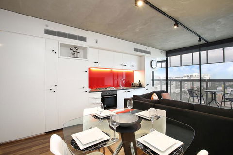 NGV Art Centre Retreat - StayCentral - Hotel Gold Coast 1
