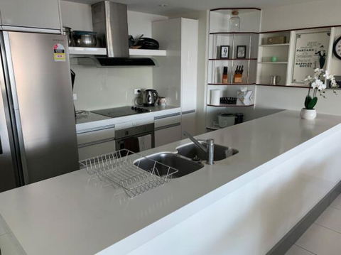 Nia's Place - Hotel Gold Coast 2
