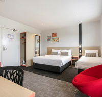 Nightcap at Camp Hill Hotel - Hotel Gold Coast