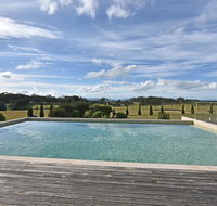 Noble Willow Homestead Lovedale. Super Spacious with views and pool - Hotel Gold Coast