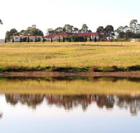 Noble Willow Studio Lovedale. Spacious with views and pool - Hotel Gold Coast