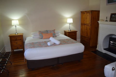 Norah Head Lighthouse - Hotel Gold Coast 1