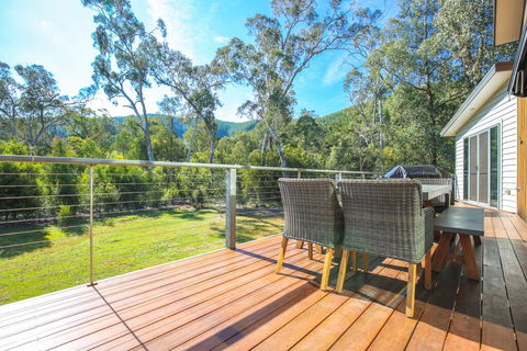 Northern Exposure - Hotel Gold Coast 0