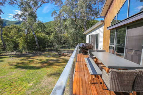 Northern Exposure - Hotel Gold Coast 1