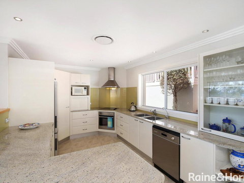 Ocean Breeze - 41 Kurrawyba Avenue, Terrigal - Hotel Gold Coast 3