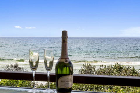 On The Beach At Hastings Point - Hotel Gold Coast 2