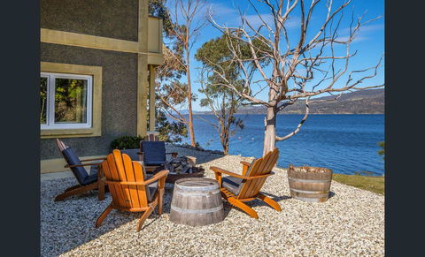 On The Huon River - Hotel Gold Coast 3