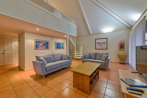 Osprey Holiday Village Unit 123 - Blissful 3 Bedroom Holiday Villa With A Pool In The Complex - Hotel Gold Coast 3