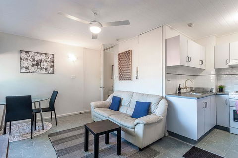 PADDINGTON PAD With PARKING & SMART TV & POOL - Hotel Gold Coast 2