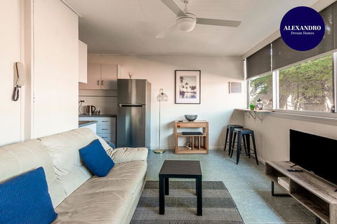 PADDINGTON PAD With PARKING & SMART TV & POOL - Hotel Gold Coast 0