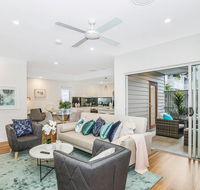 Park Avenue Townhouse Retreat Brisbane Sleeps 10 - Hotel Gold Coast