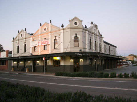 Peden's Hotel - Hotel Gold Coast 0