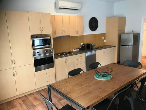 Penguin Seaside Motel - Hotel Gold Coast 3