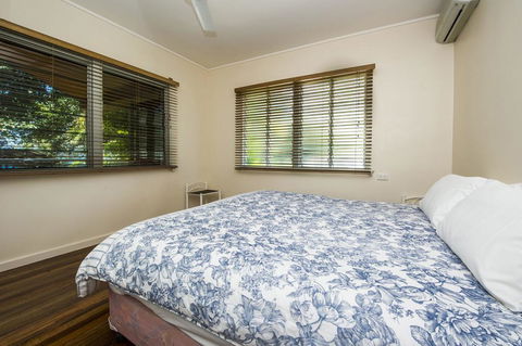 Picnic Bay Apartments Unit 3 - Hotel Gold Coast 1