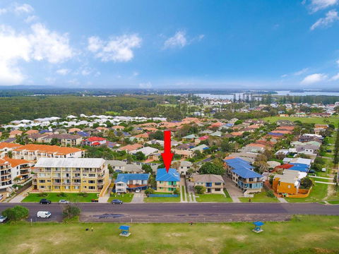 Pippi View 1 (Bottom) - Across The Road From The Beach! - Hotel Gold Coast 2