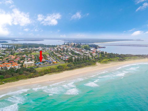 Pippi View 1 (Bottom) - Across The Road From The Beach! - Hotel Gold Coast 0