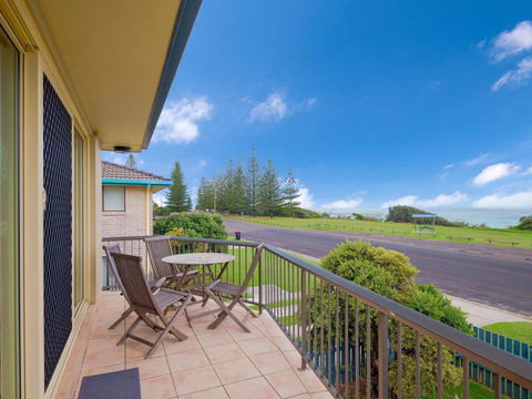 Pippi View 2 (Top) - Across The Road From The Beach! - Hotel Gold Coast 3