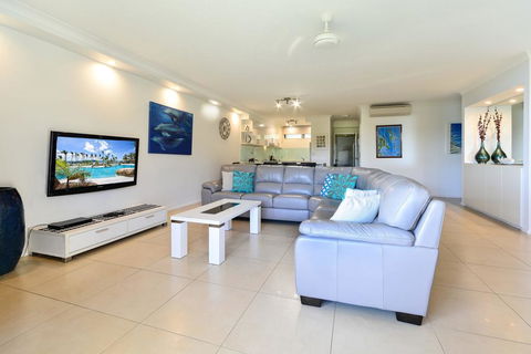 POINCIANA 101 HAMILTON ISLAND CENTRALLY LOCATED 3 BEDROOM, Plus BUGGY!! - Hotel Gold Coast 3