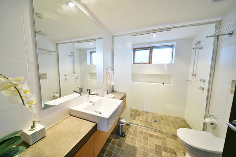 Powder 2 - Hotel Gold Coast 1