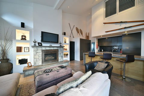 Powder 2 - Hotel Gold Coast 3