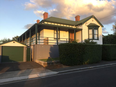 Pump Jack B&B - Hotel Gold Coast 0