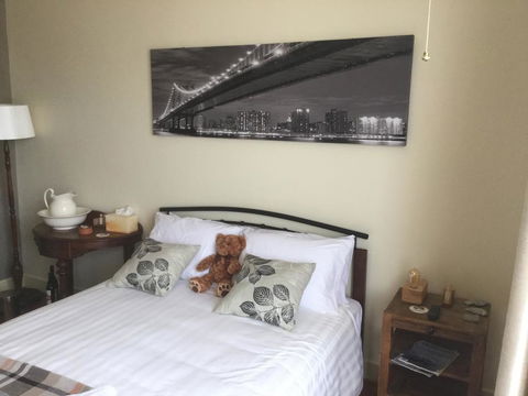 Pump Jack B&B - Hotel Gold Coast 2