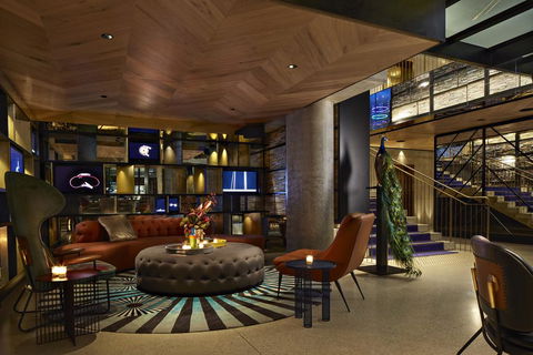 QT Melbourne - Hotel Gold Coast 1