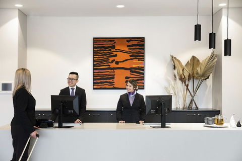 Quest Orange - Hotel Gold Coast 1