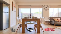 Quiet Garden City Unit - Free WiFi  Parking