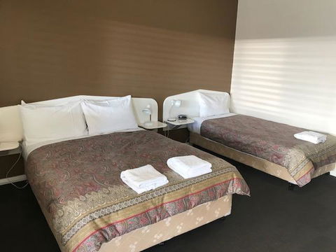 RAILWAY HOTEL MOTEL - Hotel Gold Coast 2