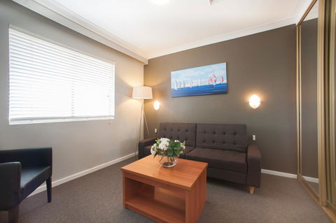 Ramada Hotel & Suites By Wyndham Cabramatta - Hotel Gold Coast 1