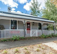 Red Door Cottage of Orange - Heritage Home - Hotel Gold Coast