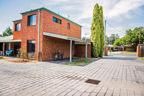 Regent Retreat - Echuca Moama Holiday Accommodation - Hotel Gold Coast 2