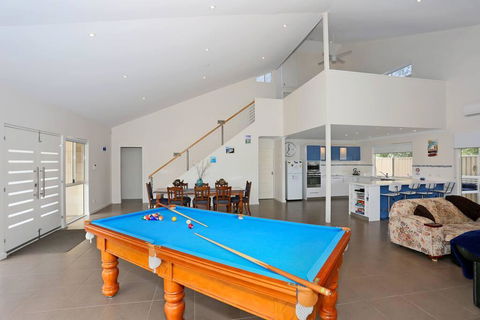 Relax At Falcon By The Bay - Hotel Gold Coast 0