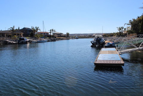 Relax At The Marina - Hotel Gold Coast 3