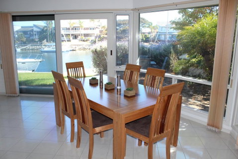 Relax At The Marina - Hotel Gold Coast 0