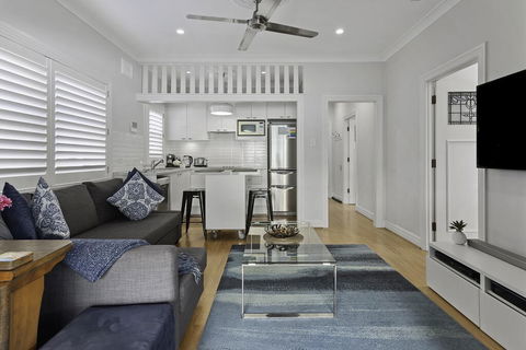 Relaxed Clovelly Beach Home - Parking - Cloey6 - Hotel Gold Coast 3