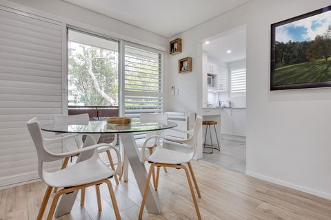 Renovated Unit In The Heart Of Macquarie Park - Hotel Gold Coast 3