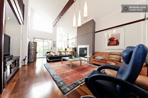 Resort-style Home - Hotel Gold Coast 3