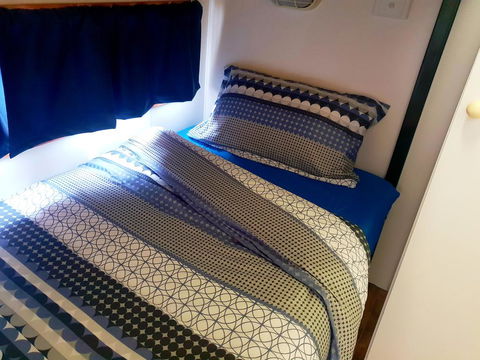 Rocks Retreat Cabin - Seal - Hotel Gold Coast 2