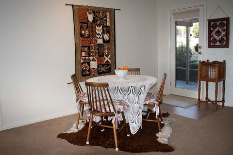Rosewood Park Guest Suite - Hotel Gold Coast 1