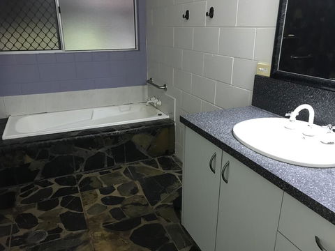 Royal Palm Cottage, Entire Two Bedroom 2 Bathroom House With Pool - Hotel Gold Coast 3