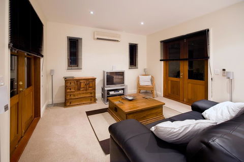 Rubys Garden Cottage - Hotel Gold Coast 2