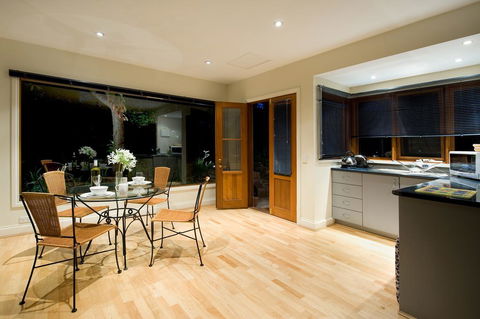 Rubys Garden Cottage - Hotel Gold Coast 3