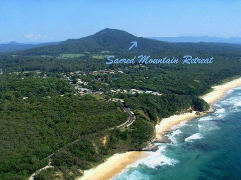Sacred Mountain Retreat - Hotel Gold Coast 1