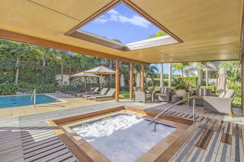 SEA CULTURE 1110 - Hotel Gold Coast 0