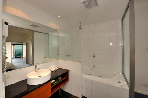 Sea Side 211 - Hotel Gold Coast 1