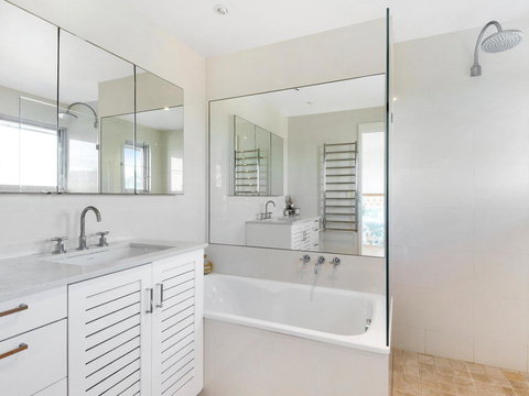 Seascape - Hotel Gold Coast 2