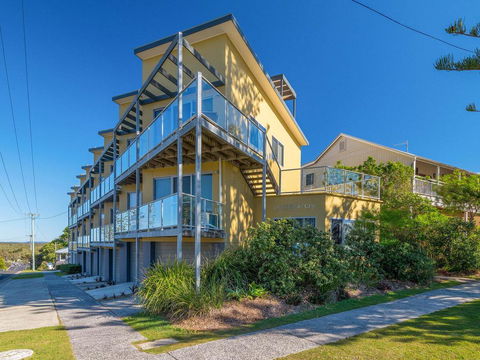 Seaspray 3 - Straight Across The Road From Main Beach Yamba - Hotel Gold Coast 2